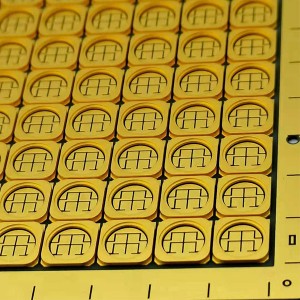 Métallisation de structure en céramique 3D de circuit à couches minces